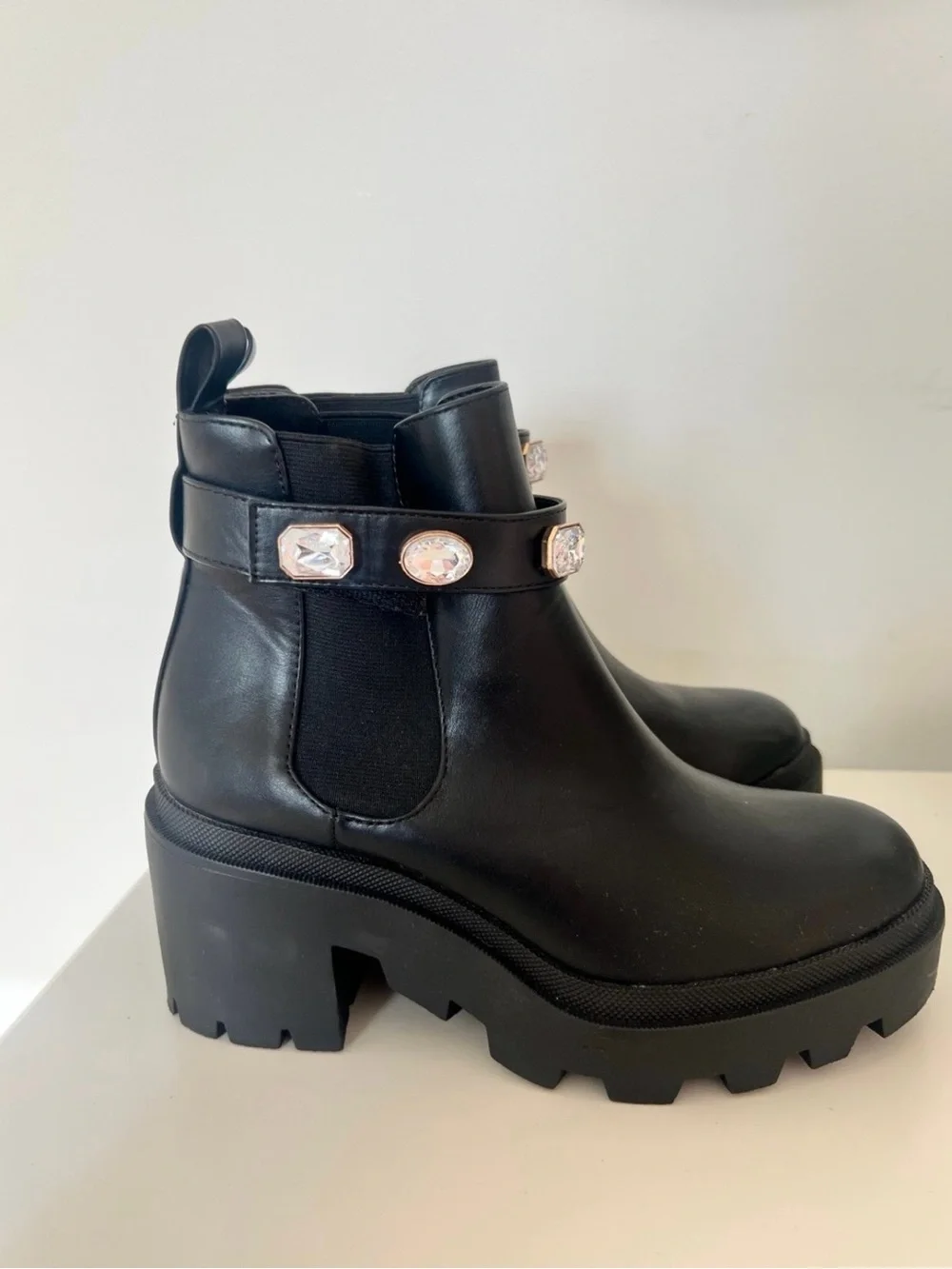 SODA Black Chunky Chelsea Booties with Jewel Embellished Strap Steve Madden doop